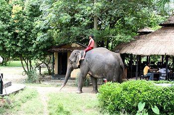 Bhanjyang Village Lodge Покхара Экстерьер фото